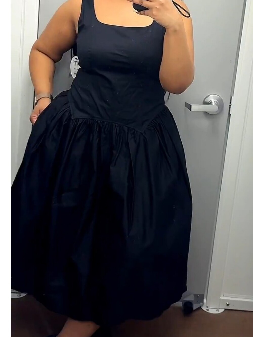 Black Sleeveless Midi Dress